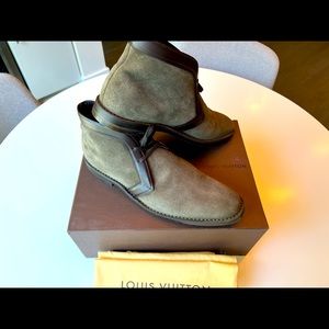 Like new Louis Vuitton olive green suede chukka boots.
